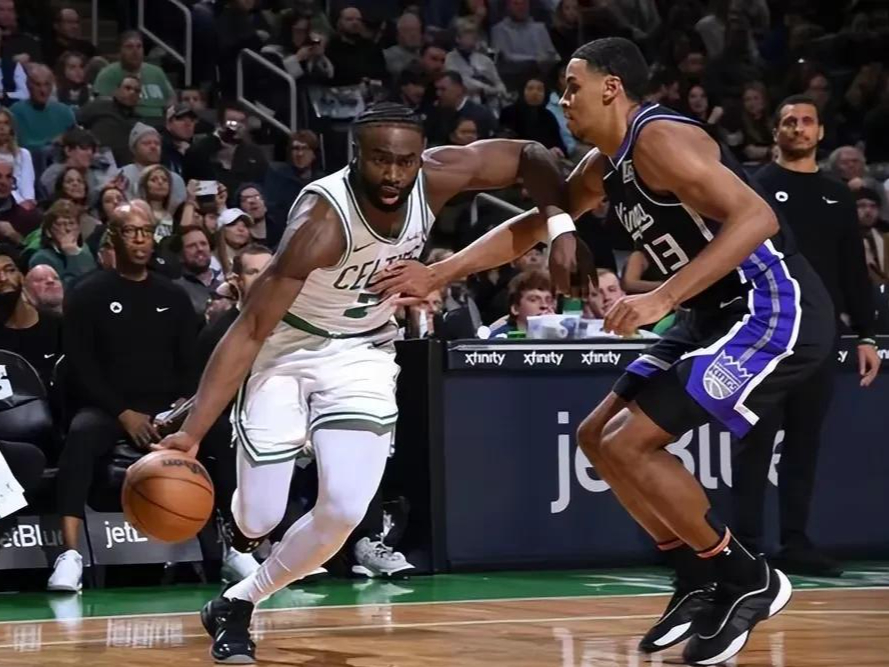 国王队在主场强势压制对手，向前迈进