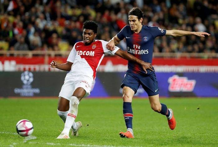 关于巴黎圣日耳曼队双线作战表现出色，球员体能受考验的信息