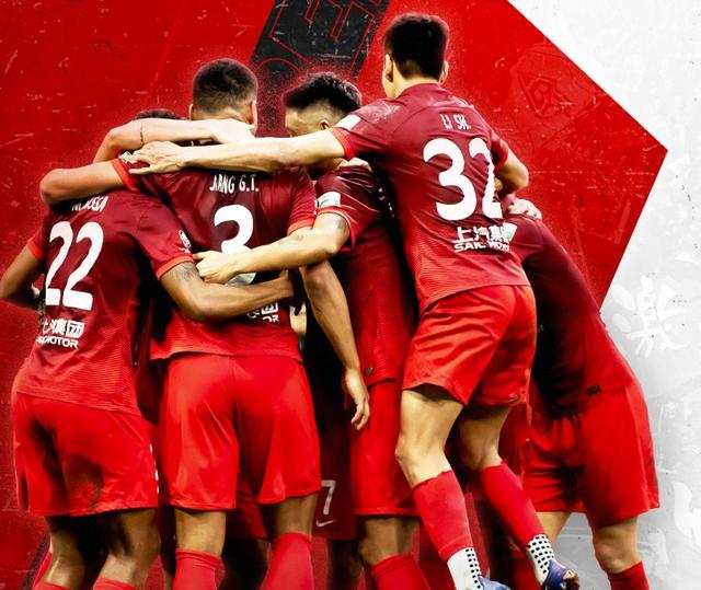 包含激烈角逐展开，球员们拼尽全力追求胜利的词条