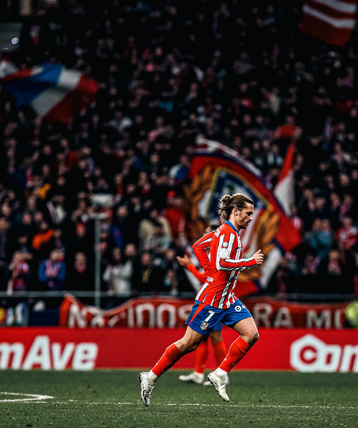 甘冈队长领衔攻入制胜一球，球队继续领跑的简单介绍