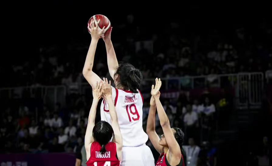 篮球女子半决赛:中国队大胜晋级决赛 篮球女子半决赛:中国队大胜晋级决赛