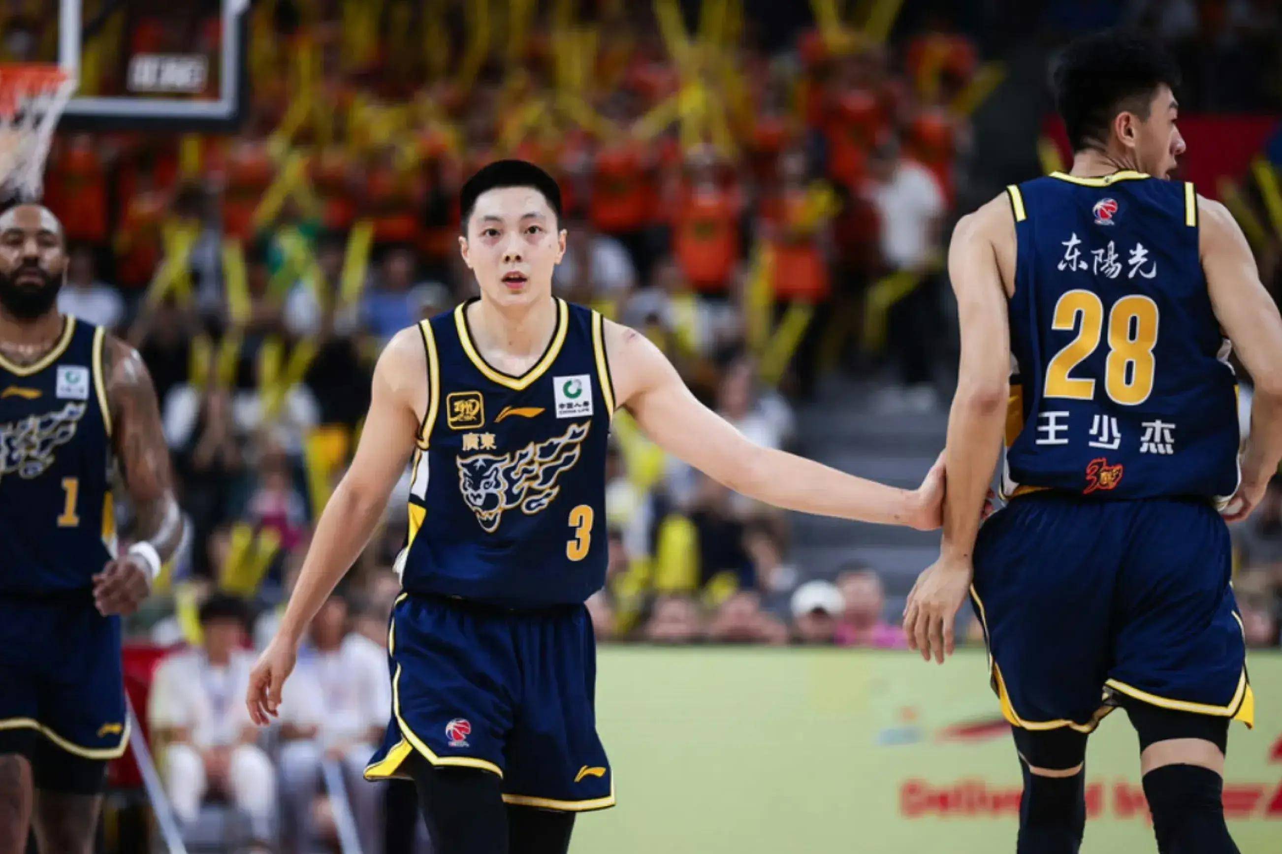 九游体育在线-广东队豪取七连胜，稳坐榜首