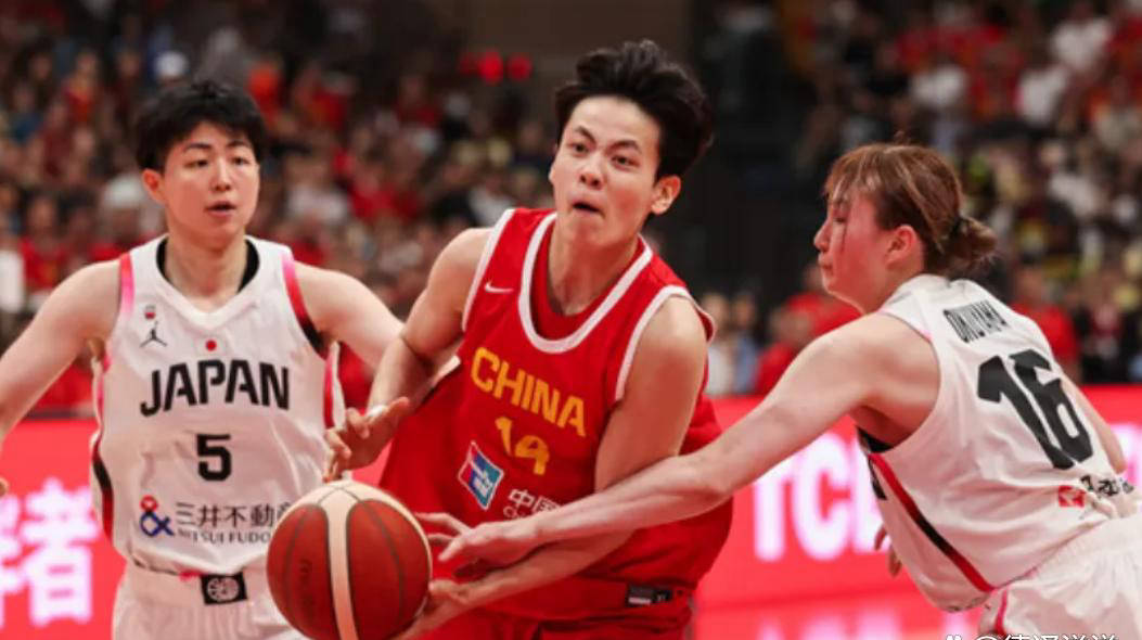 年轻球员在比赛中展现风采，成为新星