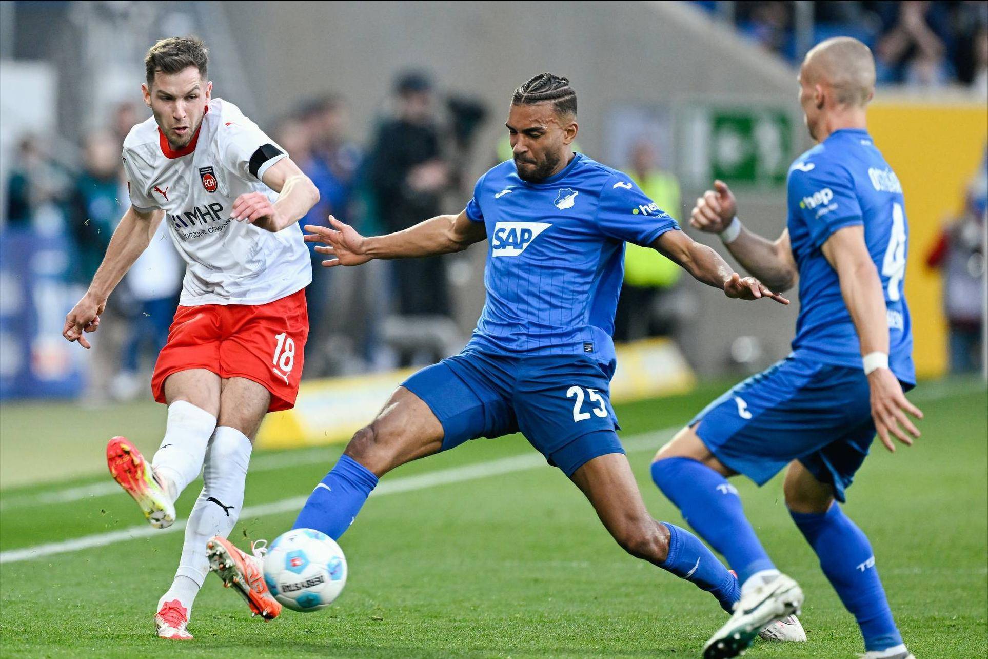 九游体育app-美因茨客场逆袭，爆冷战胜对手