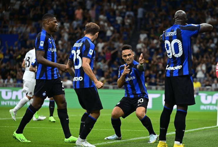 里约热内卢球员在南美杯赛中蓄势待发的简单介绍