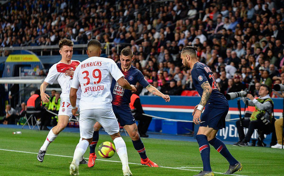 波尔多客场三球大胜南特，表现出色