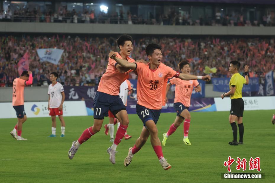 球队火爆庆祝,赢球狂欢助力球员奋勇拼搏的简单介绍 球队火爆庆祝,赢球狂欢助力球员奋勇拼搏的简单介绍