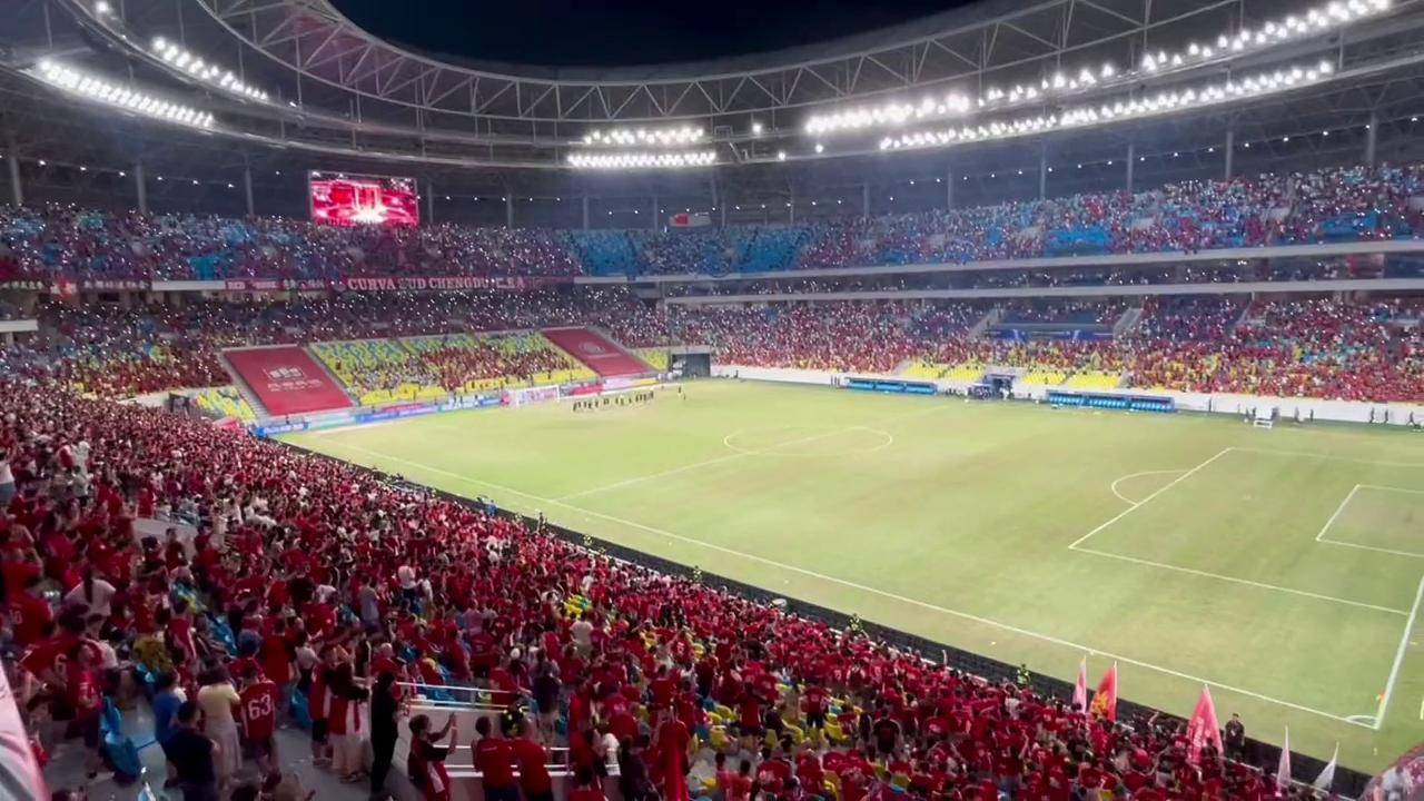 九游体育-包含足球盛会拉开帷幕，球员们展现出色表现，引爆球迷热情的词条