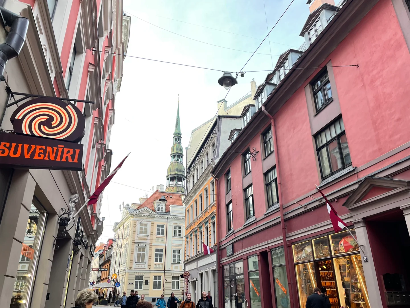 -包含法国告损拉脱维亚，小组前景堪忧的词条